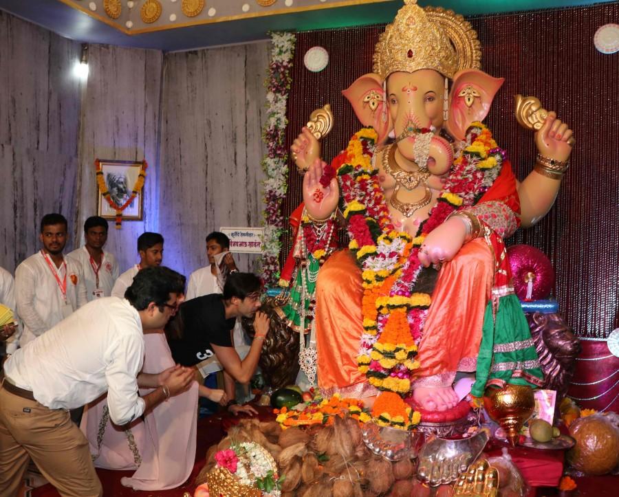 Bollywood actress Soha Ali Khan visits Andhericha Raja Ganesh Mandal. Soha Ali Khan,Soha Ali Khan at Andhericha Raja Ganesh Mandal,Andhericha Raja Ganesh Mandal,Soha Ali Khan pics,Soha Ali Khan images,Soha Ali Khan stills,Soha Ali Khan pictures