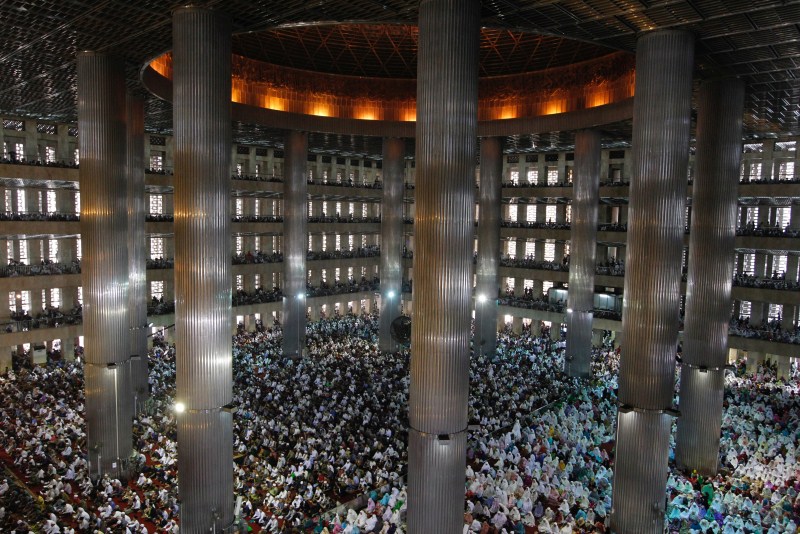Muslims offer Eid al-Adha (Bakrid) prayers around the world. Muslims,Eid al-Adha,Eid al-Adha 2016,Eid al-Adha prayers,Eid al-Adha celebrations,Eid al-Adha celebrations around the world,Bakrid,Bakrid celebrations,Bakrid wishes,Bakrid pics,Bakrid images,Bakrid photos,Bakrid stills