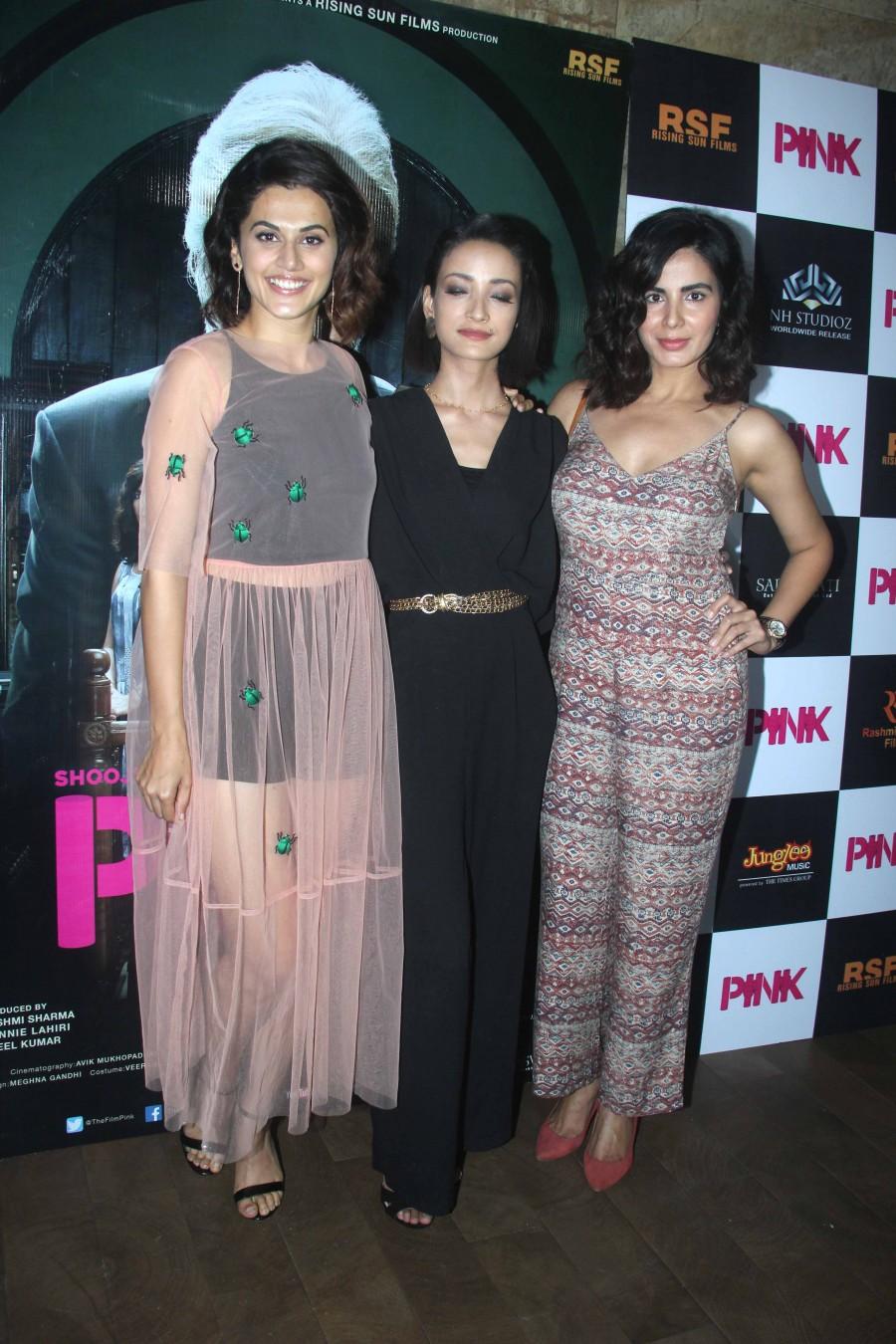 Bollywood celebs at Celebs at Amitabh Bachchan's Pink special screening. Pink special screening,Amitabh Bachchan,Taapsee Pannu,Kirti Kulhari,Pink,bollywood movie Pink,Pink special screening pics,Pink special screening images,Pink special screening photos,Pink special screening stills,Pink special screening pictures