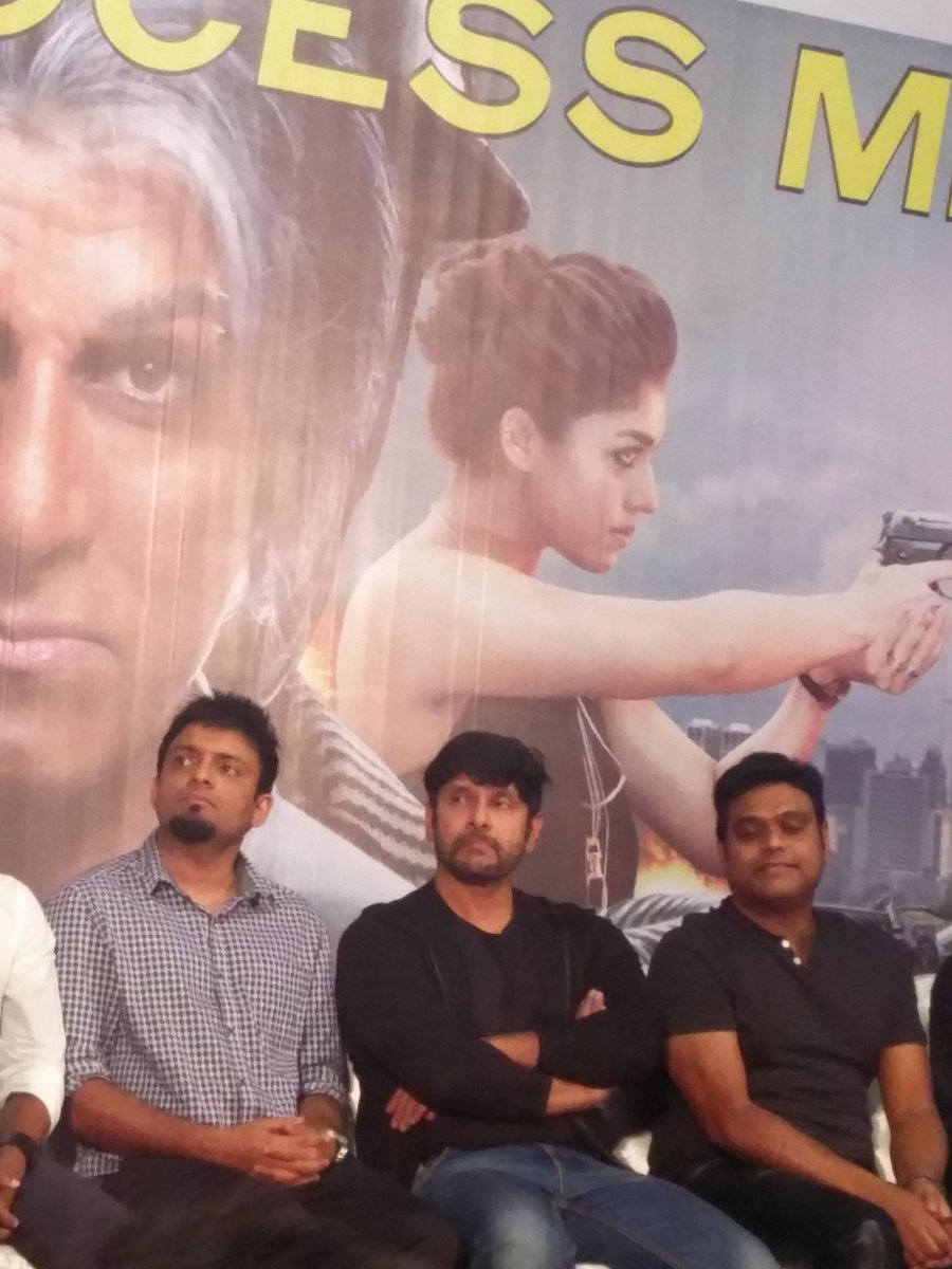 South Indian actor Chiyaan Vikram at Iru Mugan success meet. Chiyaan Vikram,Vikram,Iru Mugan success meet,Iru Mugan,Vikram at Iru Mugan success meet,Iru Mugan success meet pics,Iru Mugan success meet images,Iru Mugan success meet photos,Iru Mugan success meet stills,Iru Mugan success meet pictures