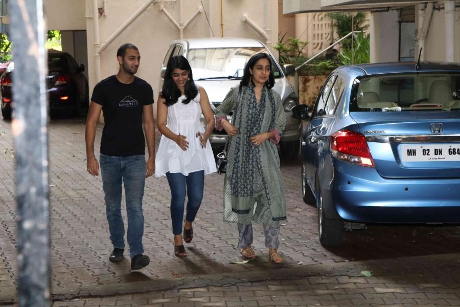 Imran Khan's Eid celebration with daughter Imara and wife Avantika. Imran Khan,Imran Khan wife Avantika,Imran Khan daughter Imara,Eid celebration,Imran Khan Eid celebration,Imran Khan celebrates Eid,Avantika,Imara