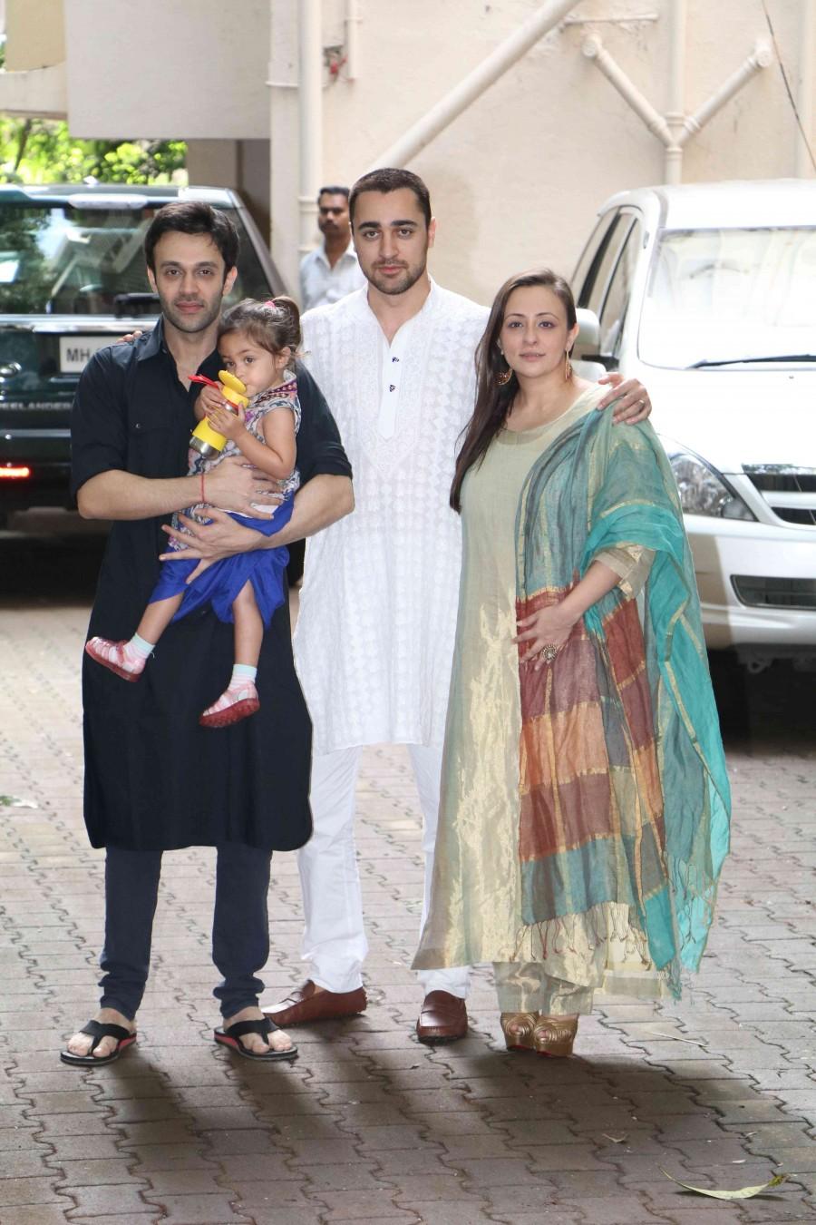 Imran Khan's Eid celebration with daughter Imara and wife Avantika. Imran Khan,Imran Khan wife Avantika,Imran Khan daughter Imara,Eid celebration,Imran Khan Eid celebration,Imran Khan celebrates Eid,Avantika,Imara