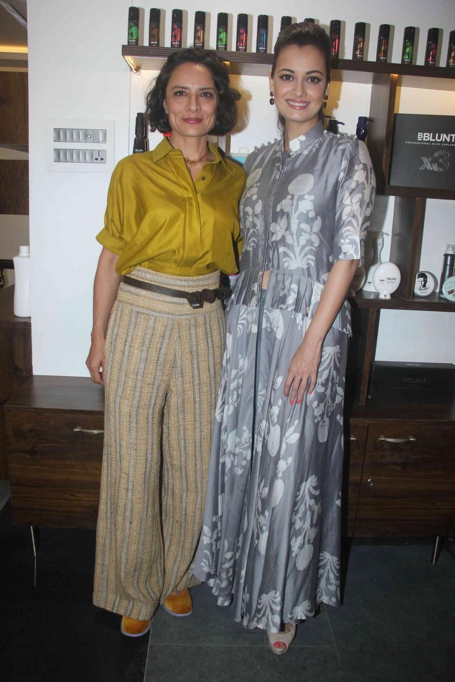 Bollywood actress Dia Mirza unveils 9th BBLUNT salon in Mumbai. Dia Mirza,Dia Mirza unveils 9th BBLUNT salon,9th BBLUNT salon,BBLUNT salon,actress Dia Mirza,Bollywood actress Dia Mirza,Dia Mirza pics,Dia Mirza images,Dia Mirza photos,Dia Mirza stills,Dia Mirza pictures