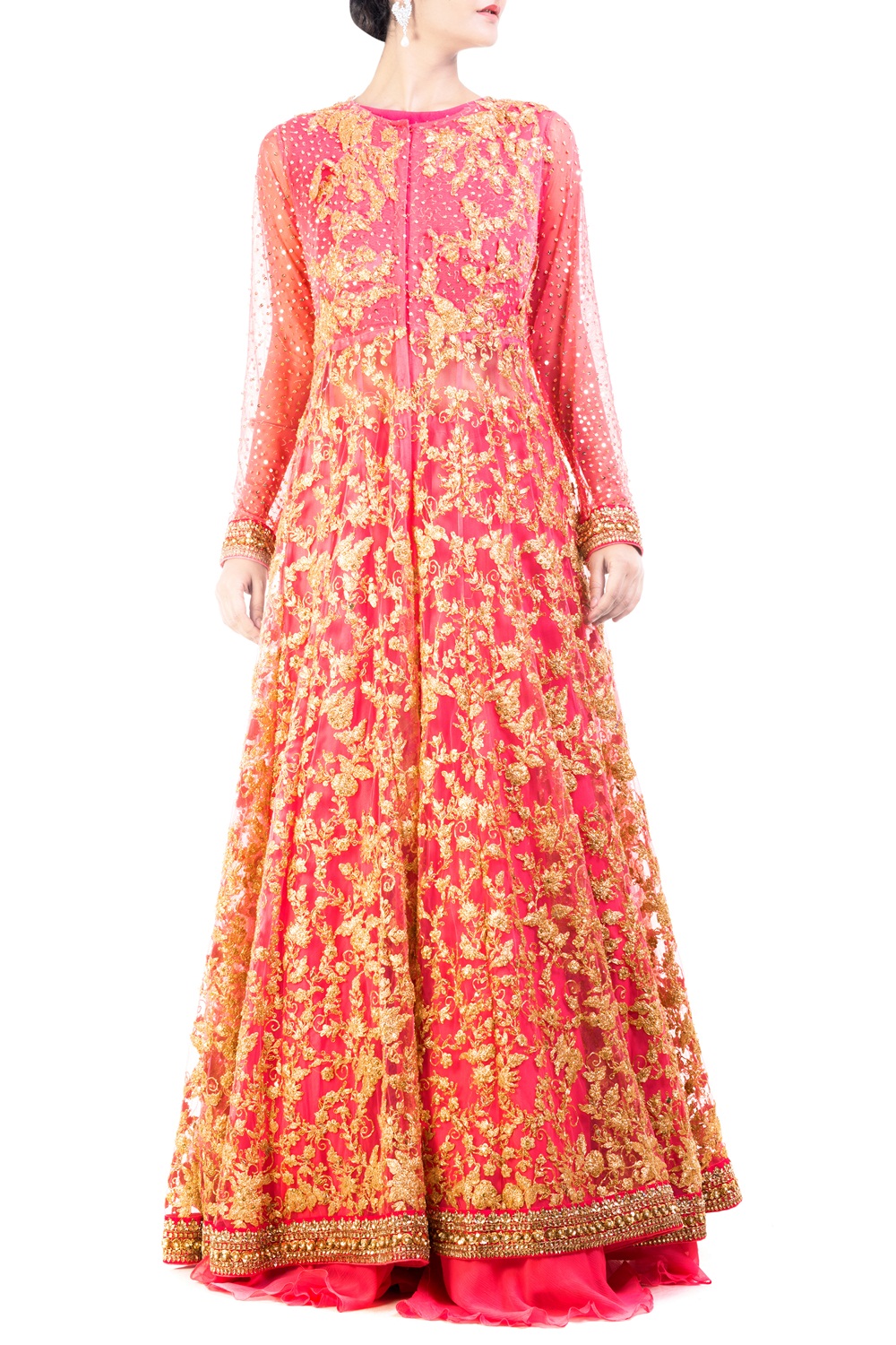 While celebrities are flaunting their baby bumps with panache, you can be at your fashionable best during your pregnancy too. Opt for semi-fitted styles which flare up waist downwards and use scarves to style up, suggests an expert. Baby bump,baby bump in,wedding season,Fashion,fashionable best