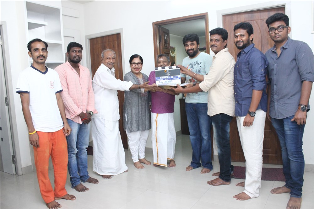 Producer M. Sasikumar New Movie launched in Chennai under the Company Production No 9 name. Celebs like Sasikumar, Kovai Sarala, P Prakash, Sangili Murugan, Darbuka Siva, Mayapandi, Ravindranath Guru, B Ashok Kumar, Praveen Anthony and others graced the event. Sasikumar,Kovai Sarala,P Prakash,Sangili Murugan,Darbuka Siva,Mayapandi,Ravindranath Guru,Sasikumar New Movie Launch,Sasikumar New Movie,Sasikumar New Movie Launch pics,Sasikumar New Movie Launch images,Sasikumar New Movie Launch photos,Sasikumar New Movi