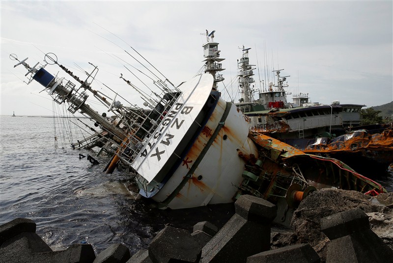 Typhoon Meranti slammed into Taiwan and southeastern China with strong winds and rain, in what has been described as the strongest storm of the year globally. Typhoon Meranti,Typhoon Meranti hits China,Typhoon Meranti in China,strongest storm,strongest storm in China,Taiwan