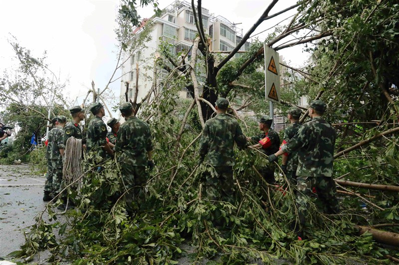 Typhoon Meranti slammed into Taiwan and southeastern China with strong winds and rain, in what has been described as the strongest storm of the year globally. Typhoon Meranti,Typhoon Meranti hits China,Typhoon Meranti in China,strongest storm,strongest storm in China,Taiwan