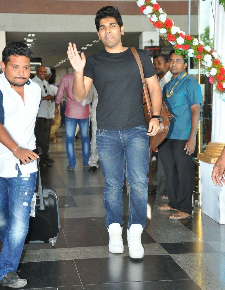 Celebs like Megastar Chiranjeevi, Boney Kapoor, Sridevi, Allu Sirish, Sunil, Raj Tarun, Ali and others snapped at Vizag Airport to attend Mohan Babu's 40 year Celebrations. Mohan Babu's Felicitation Ceremony,Mohan Babu Felicitation Ceremony,Mohan Babu,Mohan Babu 40 Celebrations,Mohan Babu 40 Years,Chiranjeevi,Boney Kapoor,Sridevi,Allu Sirish,Sunil,Ali,Megastar Chiranjeevi,MB40 Event,MB40,Raj Tarun