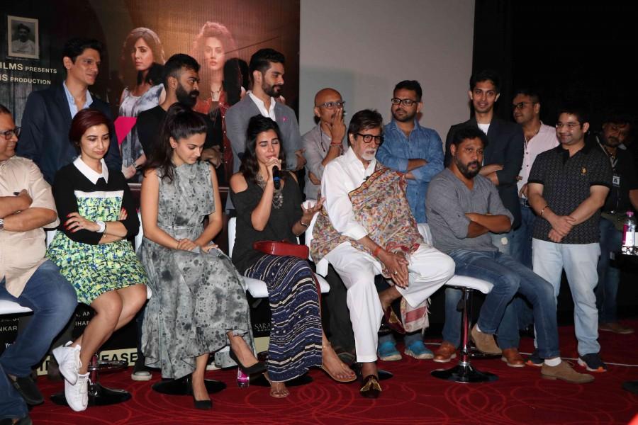 Amitabh Bachchan, Taapsee Pannu at 'Pink' Thank You meet. Amitabh Bachchan,Megastar Amitabh Bachchan,Amitabh Bachchan at Pink Thank You meet,Pink Thank You meet,Pink sucess meet,Pink sucess meet pics,Pink sucess meet images,Pink sucess meet photos,Pink sucess meet stills,Pink sucess meet pictures