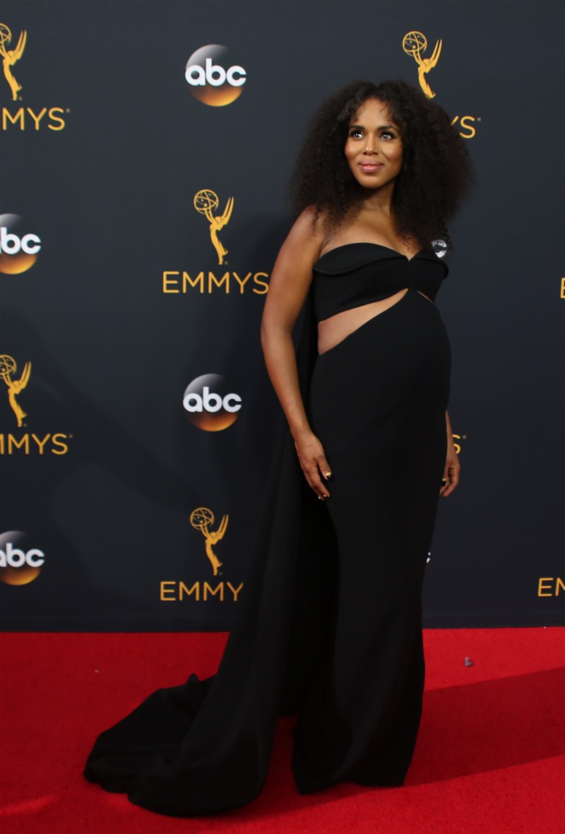Celebs like Priyanka Chopra, Emily Ratajkowski, Taraji P. Henson, Shiri Appleby, Sarah Paulson, Hari Nef, Kerry Washington, Kate McKinnon, Sofia Vergara, Laverne Cox, Mandy Moore, Jane Krakowski, Neve Campbell, Amy Landecker, Kristen Bell, Michelle Dockery, Keri Russell, Yara Shahidi, Claire Danes, Anna Chlumsky, Emilia Clarke, Julianne Hough, Minnie Driver, Tina Fey, Laura Carmichael, Padma Lakshmi, Gwendoline Christie, Connie Britton, Ellie Kemper, Constance Zimmer, Katherine Hahn, Jill Kargman, Mary Hart, Sophie Turner, Kirsten Dunst, Portia Doubleday, Sarah Hyland, Tracee Ellis Ross and others were present at the 68th Primetime Emmy Awards in Los Angeles. 68th Primetime Emmy red carpet,68th Primetime Emmy Awards,Emmy Awards,Priyanka Chopra,Emily Ratajkowski,Taraji P. Henson,Shiri Appleby,Sarah Paulson,Hari Nef,Kerry Washington,Kate McKinnon,Sofia Vergara,Laverne Cox,Mandy Moore,Jane Krakowski,Neve Campbell