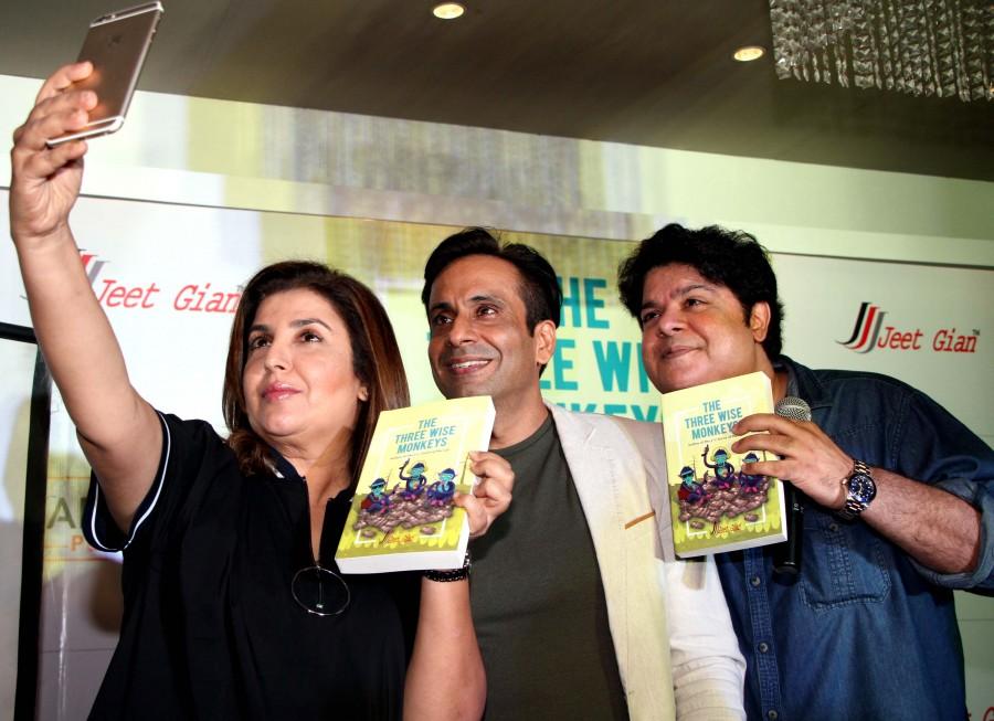 Amidst great tongue-in-cheek humour, jokes and gags blockbuster comedy trio Farah Khan, Sajid Khan and David Dhawan launched author Jeet Gian's second book The Three Wise Monkeys at Sun & Sand, Juhu, Mumbai. Farah Khan,Sajid Khan,David Dhawan,Jeet Gian's The Three Wise Monkeys,The Three Wise Monkeys,Jeet Gian