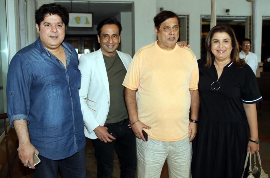 Amidst great tongue-in-cheek humour, jokes and gags blockbuster comedy trio Farah Khan, Sajid Khan and David Dhawan launched author Jeet Gian's second book The Three Wise Monkeys at Sun & Sand, Juhu, Mumbai. Farah Khan,Sajid Khan,David Dhawan,Jeet Gian's The Three Wise Monkeys,The Three Wise Monkeys,Jeet Gian