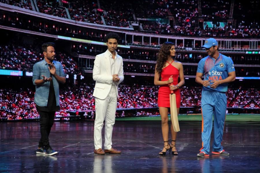 Bollywood actor Sushant Singh Rajput promotes 'M.S. Dhoni: The Untold Story' on the sets of 'Dance+'. Sushant Singh Rajput,Sushant Singh,M.S. Dhoni: The Untold Story,M.S. Dhoni: The Untold Story promotions,M.S. Dhoni: The Untold Story on Dance+,Dance+,Dance+ on the sets