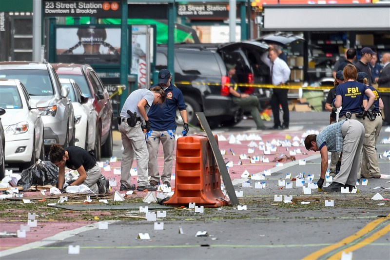 Authorities search for a New Jersey resident in connection with bombs planted in Manhattan's Chelsea neighborhood. Ahmad Khan Rahami,New York bombings suspect arrested,New York suspect arrested,Bombing suspect caught,Chelsea bomb,N.Y. Bomb Suspect,New York-area terror bombing,New York-area terror bombing suspect caught