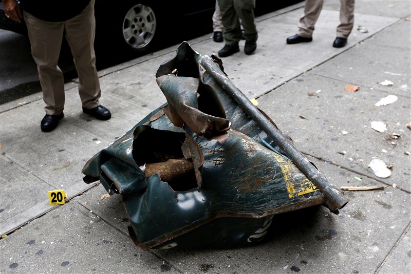 Authorities search for a New Jersey resident in connection with bombs planted in Manhattan's Chelsea neighborhood. Ahmad Khan Rahami,New York bombings suspect arrested,New York suspect arrested,Bombing suspect caught,Chelsea bomb,N.Y. Bomb Suspect,New York-area terror bombing,New York-area terror bombing suspect caught