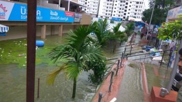 Heavy rains cause floods,Hyderabad,Heavy rain in Hyderabad,Hyderabad rainfall,Flood in Hyderabad,flooded roads in Hyderabad