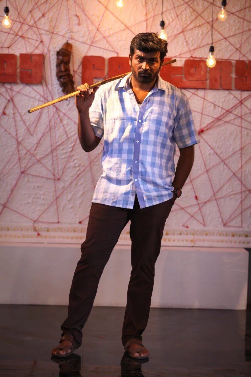 Aandavan Kattalai is an upcoming Tamil movie directed by Kaaka Muttai fame M Manikandan and produced by GN Anbu Chezhiyan under the Gopuram Films banner. Starring Vijay Sethupathi and Ritika Singh in the lead role, while Nassar, Vela Ramamoorthy, RNR Manohar and Pooja Devariya appear in the supporting role. Vijay Sethupathi,Ritika Singh,Vijay Sethupathi and Ritika Singh,Aandavan Kattalai,Tamil movie Aandavan Kattalai,Aandavan Kattalai pics,Aandavan Kattalai images,Aandavan Kattalai photos,Aandavan Kattalai pictures,Aandavan Kattalai movie pics,Aandavan Katta