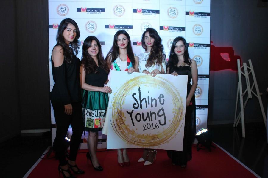 Celebrity panellists include Choreographer Sandip Soparrkar, Celebrity Chef Harpal Singh Sokhi, Personality Development and Theatre expert Raell Padamsee, Fitness and Wellness expert Mickey Mehta, Fashion Designer Amy Billimoria, Motivational Speaker and Author Priya Kumar, Model Karishma Modi, Fashion Choreographer Shakir Shaikh and more. Divya Khosla Kumar,Divya Khosla Kumar launches Shine Young 2016,Shine Young 2016,Shine Young,Sandip Soparrkar,Harpal Singh Sokhi,Raell Padamsee,Mickey Mehta,Amy Billimoria,Priya Kumar,Karishma Modi,Shakir Shaikh,Malaika Arora Khan,Amrita Arora,Aditi Gowit