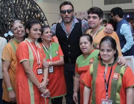 Mrs. Amruta Fadnavis inaugurates 'The Art Trisomy 21', an art exhibition by individuals suffering from Down's syndrome and other developmental disorders.