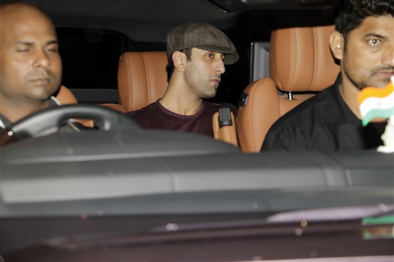 Celebs like Ranbir Kapoor, Malaika Arora Khan, Karisma, Amrita, Randhir Kapoor, Babita, Saif’s daughter Sara Ali Khan, Armaan Jain, sister-in-law Soha Ali Khan, brother-in-law Kunal Khemmu was also a part of the celebrations. Kareena Kapoor 36th Birthday Bash,Kareena Kapoor 36th Birthday celebrations,Kareena Kapoor 36th Birthday,Kareena Kapoor Birthday celebrations,Kareena Kapoor Birthday party,Ranbir Kapoor,Malaika Arora Khan,Karisma,Amrita,Randhir Kapoor,Babita,Saif’s daug