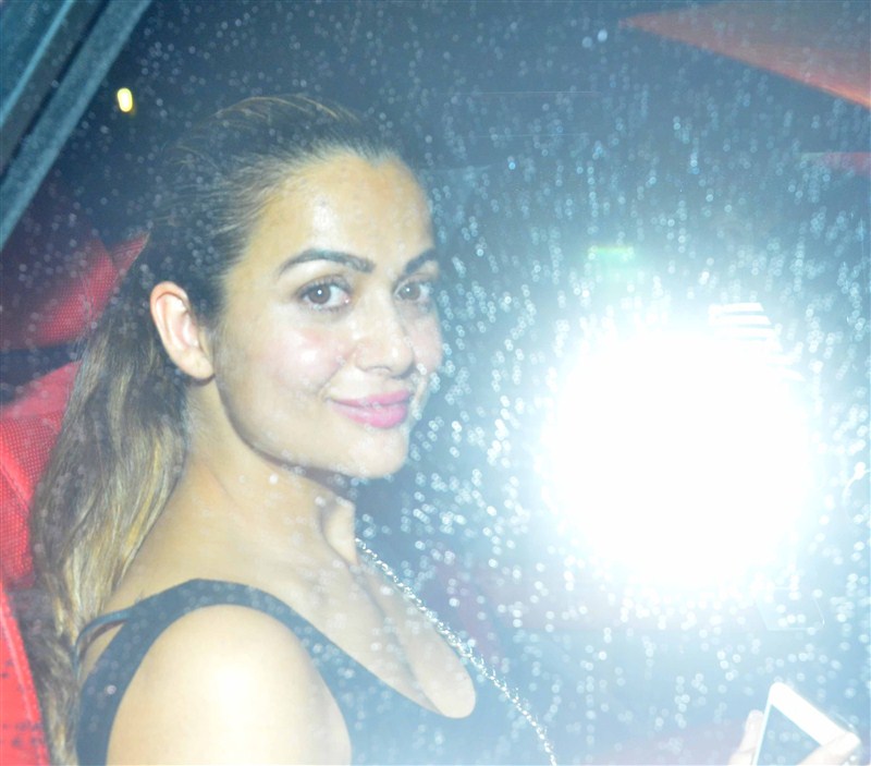 Celebs like Ranbir Kapoor, Malaika Arora Khan, Karisma, Amrita, Randhir Kapoor, Babita, Saif’s daughter Sara Ali Khan, Armaan Jain, sister-in-law Soha Ali Khan, brother-in-law Kunal Khemmu was also a part of the celebrations. Kareena Kapoor 36th Birthday Bash,Kareena Kapoor 36th Birthday celebrations,Kareena Kapoor 36th Birthday,Kareena Kapoor Birthday celebrations,Kareena Kapoor Birthday party,Ranbir Kapoor,Malaika Arora Khan,Karisma,Amrita,Randhir Kapoor,Babita,Saif’s daug