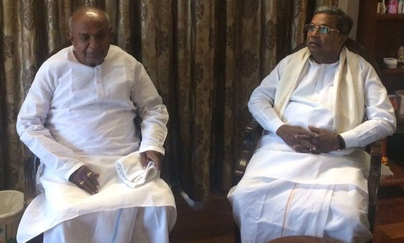 Karnataka chief minister Siddaramaiah meets Deva Gowda and SM Krishna to discuss the Cauvery issue. Siddaramaiah,CM Siddaramaiah,Siddaramaiah meets Deva Gowda,Deva Gowda,Cauvery issue,SM Krishna,Siddaramaiah meets SM Krishna,Cauvery,Cauvery Water Dispute,cauvery water issue,cauvery water row,cauvery dispute