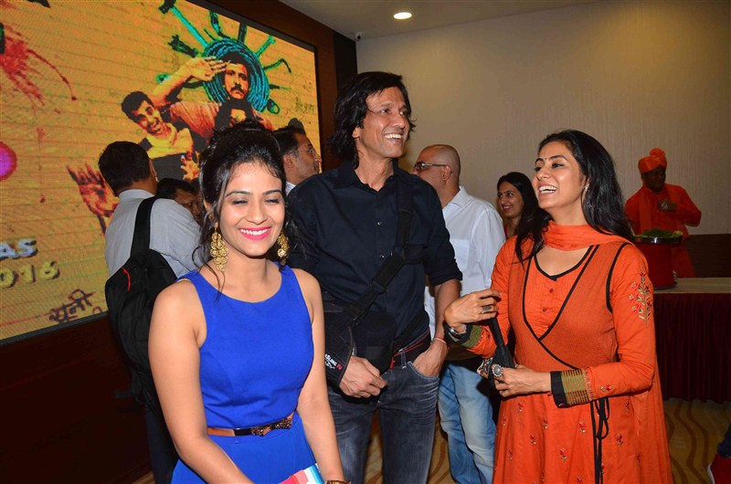Bollywood movie Saat Uchakkey trailer launch pictures. Saat Uchakkey trailer,Saat Uchakkey trailer launch,Saat Uchakkey trailer launch pics,Saat Uchakkey trailer launch images,Saat Uchakkey trailer launch photos,Saat Uchakkey trailer launch stills,Saat Uchakkey trailer launch pictures