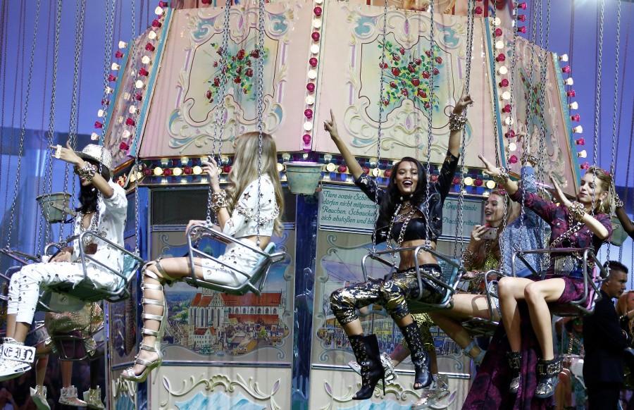 Backstage and collection highlights from Milan. Milan Fashion Week 2016,Milan Fashion Week,gucci at milan fashion week,Milan Fashion Week pics,Milan Fashion Week images,Milan Fashion Week photos,Milan Fashion Week stills,Milan Fashion Week pictures