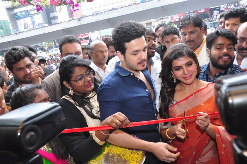 Telugu Actor Akhil Akkineni and Actress Samantha Ruth Prabhu launches South India Shopping Mall at Somajiguda in Hyderabad. Samantha,Samantha Ruth Prabhu,Akhil Akkineni,Samantha launches South India Shopping Mall,Akhil Akkineni launch South India Shopping Mall,South India Shopping Mall,Shopping Mall,Shopping Mall in Hyderabad