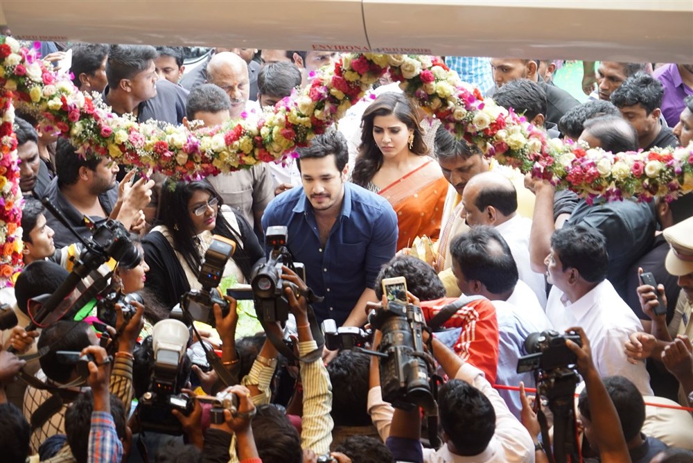 Telugu Actor Akhil Akkineni and Actress Samantha Ruth Prabhu launches South India Shopping Mall at Somajiguda in Hyderabad. Samantha,Samantha Ruth Prabhu,Akhil Akkineni,Samantha launches South India Shopping Mall,Akhil Akkineni launch South India Shopping Mall,South India Shopping Mall,Shopping Mall,Shopping Mall in Hyderabad