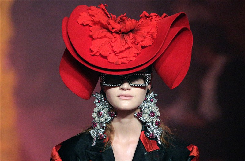 Gucci creative director Alessandro Michele presents his Spring/Summer 2017 collection in Milan. Gucci,Milan Fashion Week,Milan Fashion Week 2016,Alessandro Michele,Spring/Summer 2017 collection,Summer 2017 collection,Spring 2017 collection