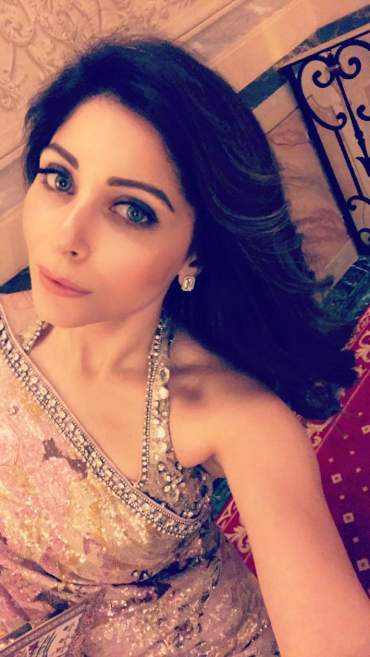 Singer Kanika Kapoor was spotted sitting in the front row of ace fashion designer Roberto Cavallis show at the ongoing Milan Fashion Week. Singer Kanika Kapoor,Kanika Kapoor,Kanika Kapoor at Milan Fashion Week,Milan Fashion Week,Milan Fashion Week 2016,Baby doll Kanika Kapoor,Kanika Kapoor pics,Kanika Kapoor images,Kanika Kapoor photos,Kanika Kapoor stills,Kanika Kapoor pictures