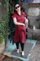 Kareena Kapoor Khan,Kareena Kapoor Khan spotted in Bandra,Kareena Kapoor spotted in Bandra,Kareena Kapoor Khan baby bump,Kareena Kapoor baby bump,kareena kapoor khan baby bump photos,Kareena Kapoor baby bump pics,Kareena Kapoor baby bump images,Kareena Ka