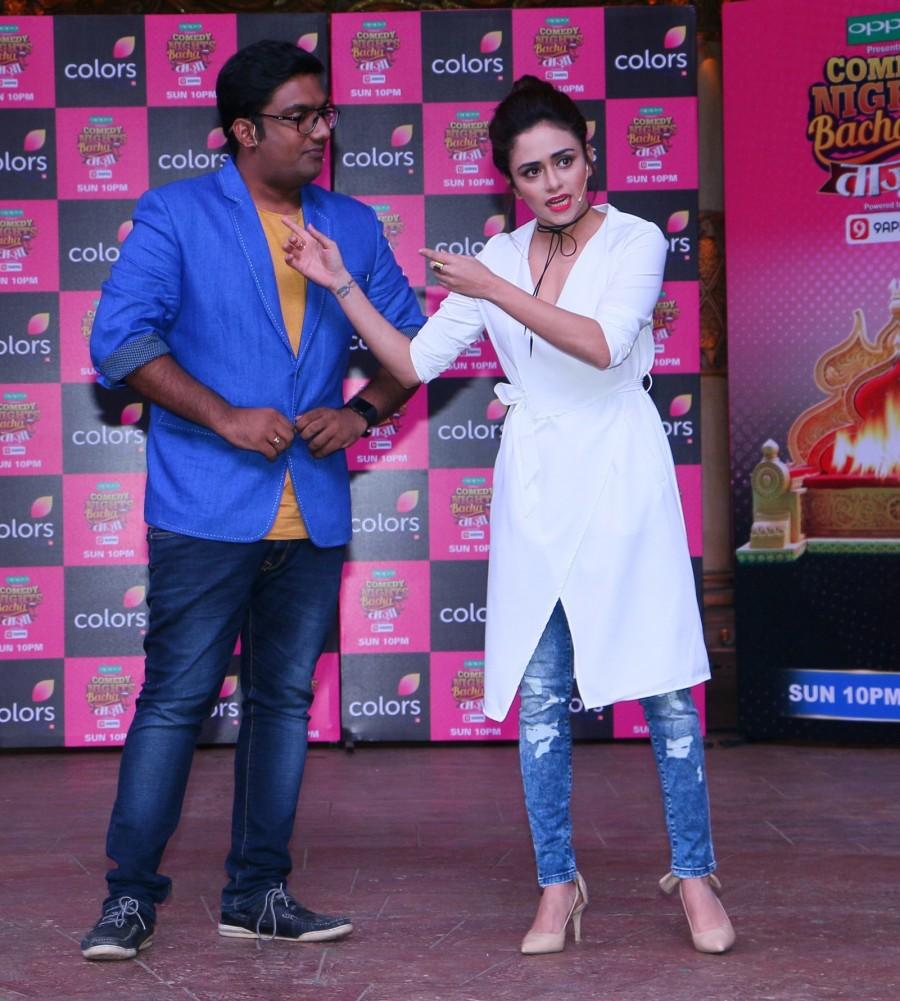Tv actor likes Bharti Singh, Sumeet Vyas, Krushna Abhishek, Sudesh Lahiri, Aditi Bhatia, Manan Desai, Amruta Khanvilkar, Mona Singh, Ssumier Pasricha aka Pammy Aunty, Ssharad Malhotra, Nia Sharma and Balraj Sayal in Comedy Nights Bachao Taaza. Comedy Nights Bachao Taaza,Bharti Singh,Sumeet Vyas,Krushna Abhishek,Sudesh Lahiri,Aditi Bhatia,Manan Desai,Amruta Khanvilkar,Mona Singh,Ssumier Pasricha aka Pammy Aunty,Ssharad Malhotra,Nia Sharma,Balraj Sayal