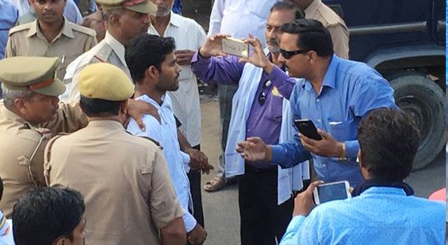 A shoe was thrown at Congress Vice President Rahul Gandhi on Monday during his ongoing 'Kisan Yatra' in Sitapur of Uttar Pradesh. Rahul Gandhi,Congress Vice President Rahul Gandhi,Kisan Yatra,Rahul Gandhi in Sitapur,Shoe hurled at Rahul Gandhi,Rahul Gandhi Shoe hurled,Shoe hurled,Rahul Gandhi during his road show