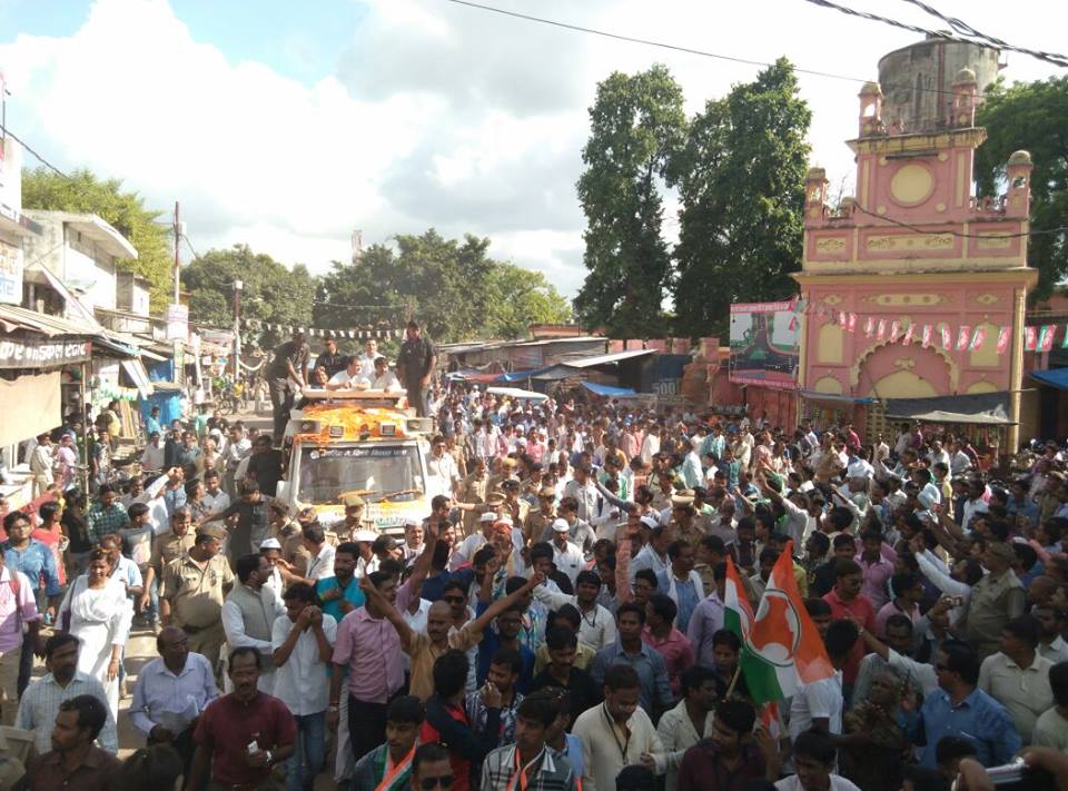 A shoe was thrown at Congress Vice President Rahul Gandhi on Monday during his ongoing 'Kisan Yatra' in Sitapur of Uttar Pradesh. Rahul Gandhi,Congress Vice President Rahul Gandhi,Kisan Yatra,Rahul Gandhi in Sitapur,Shoe hurled at Rahul Gandhi,Rahul Gandhi Shoe hurled,Shoe hurled,Rahul Gandhi during his road show