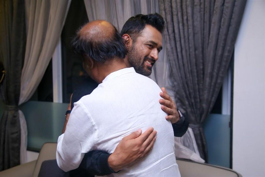 MS Dhoni and Sushant Singh Rajput meet Rajinikanth MS Dhoni,Sushant Singh Rajput,Rajinikanth,Superstar Rajinikanth,MS Dhoni meets Superstar Rajinikanth,Dhoni meets Superstar Rajinikanth,Dhoni meets Rajinikanth,Dhoni with Rajinikanth