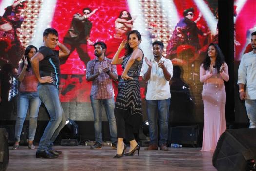 Photos of Bollywood actress Sophie Choudry judges Chakravyuh, an inter-collegiate festival.