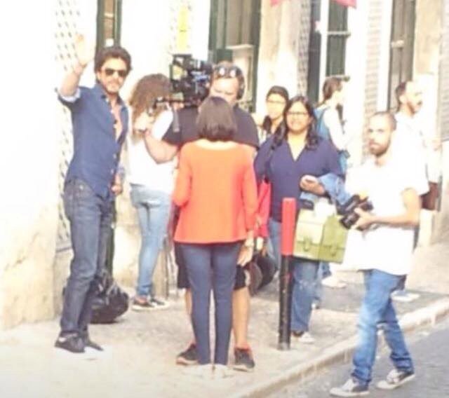 Shah Rukh Khan, Anushka Sharma and Imtiaz Ali on 'The Ring' sets in Lisbon. Shah Rukh Khan,Anushka Sharma,Shah Rukh Khan and Anushka Sharma,SRK and Anushka Sharma,SRK,The Ring,The Ring on the sets,The Ring working stills,The Ring working pics,The Ring working images,The Ring working photos,The Ring working pictures