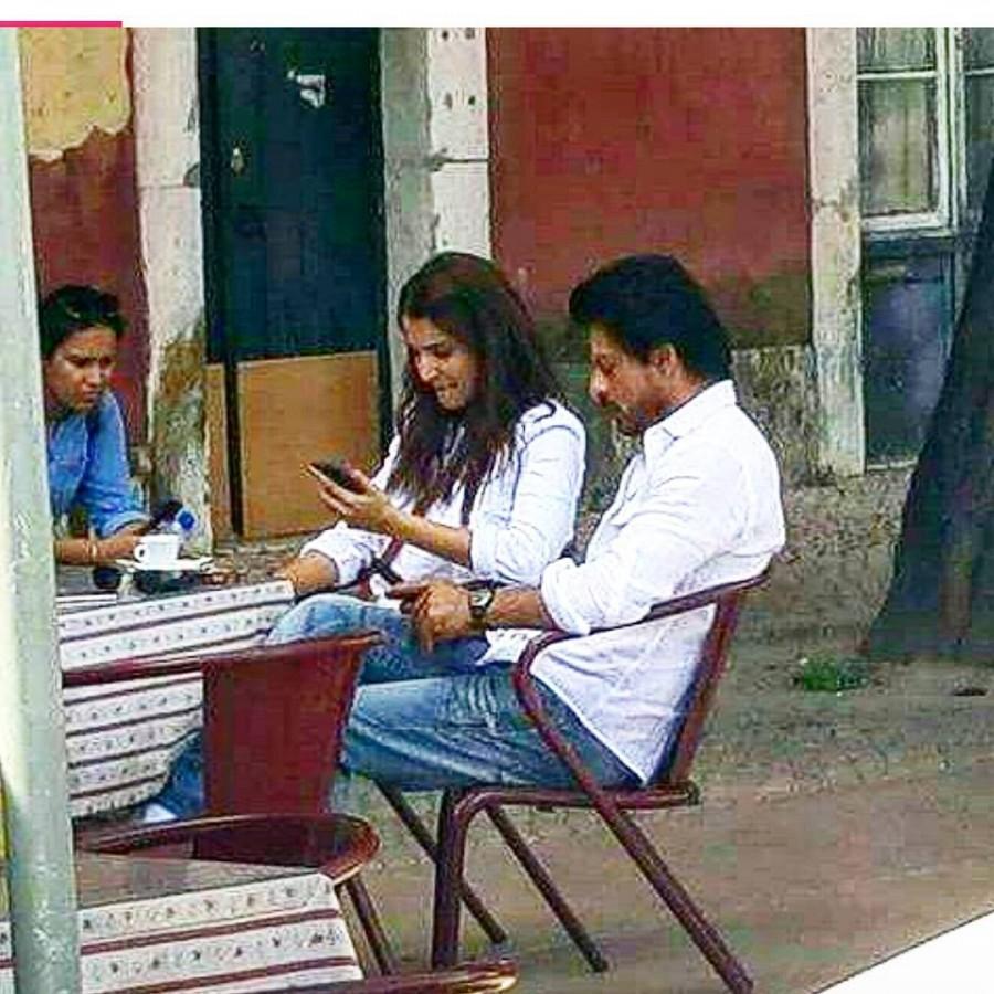 Shah Rukh Khan, Anushka Sharma and Imtiaz Ali on 'The Ring' sets in Lisbon. Shah Rukh Khan,Anushka Sharma,Shah Rukh Khan and Anushka Sharma,SRK and Anushka Sharma,SRK,The Ring,The Ring on the sets,The Ring working stills,The Ring working pics,The Ring working images,The Ring working photos,The Ring working pictures