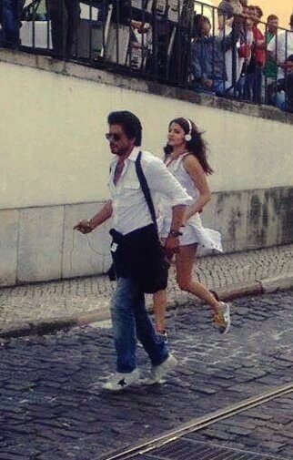 Shah Rukh Khan, Anushka Sharma and Imtiaz Ali on 'The Ring' sets in Lisbon. Shah Rukh Khan,Anushka Sharma,Shah Rukh Khan and Anushka Sharma,SRK and Anushka Sharma,SRK,The Ring,The Ring on the sets,The Ring working stills,The Ring working pics,The Ring working images,The Ring working photos,The Ring working pictures