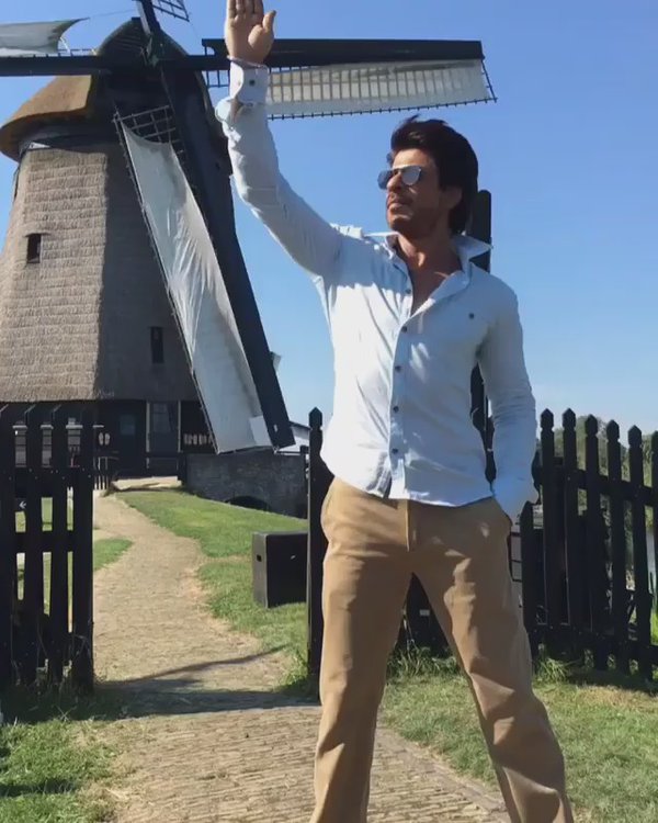 Shah Rukh Khan, Anushka Sharma and Imtiaz Ali on 'The Ring' sets in Lisbon. Shah Rukh Khan,Anushka Sharma,Shah Rukh Khan and Anushka Sharma,SRK and Anushka Sharma,SRK,The Ring,The Ring on the sets,The Ring working stills,The Ring working pics,The Ring working images,The Ring working photos,The Ring working pictures