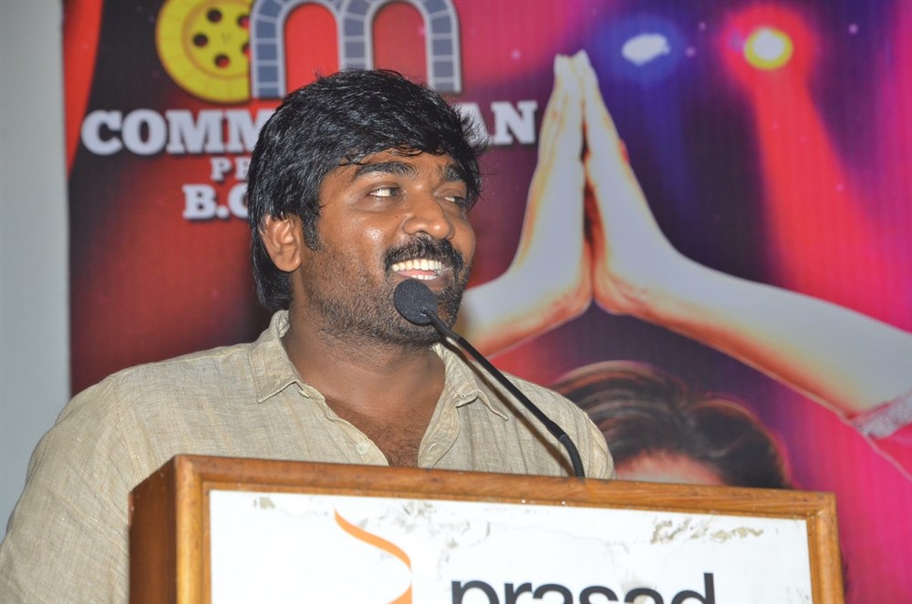 Tamil movie Rekka Press Meet held at Chennai. Celebs like Vijay Sethupathi, Sathish, Rathina Shiva, Harish Uthaman, Dinesh Krishnan, B Ganesh, Praveen KL and others graced the event. Rekka Press Meet,Rekka movie Press Meet,Rekka,Tamil movie Rekka,Rekka promotions,Vijay Sethupathi,Sathish,Rathina Shiva,Harish Uthaman,Dinesh Krishnan,B Ganesh,Praveen KL