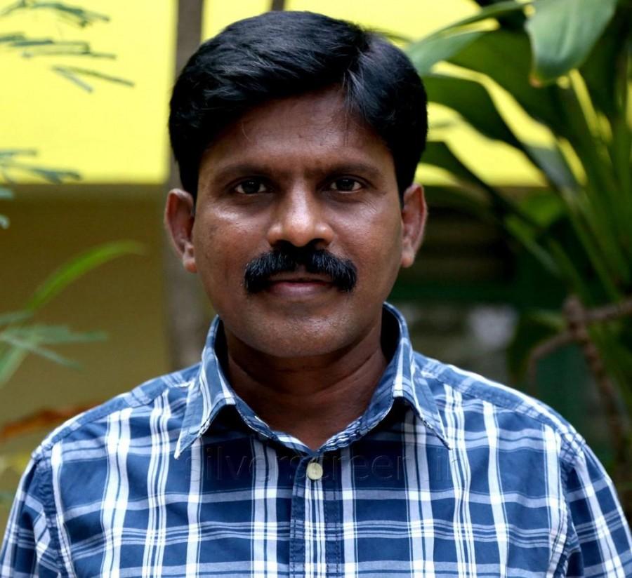 Tamil Cinema just lost another Gem. Lyricist Annamalai passed away due to heart attack. His famous Lyricist are Nenjorathil (Pichaikaran), En Uchi Mandaila (Vettaikaran) and Ulaginil Miga Uyaram (Naan) etc... Lyricist Annamalai,Lyricist Annamalai Passed away,Annamalai Passed away,Lyricist Annamalai dead,Lyricist Annamalai death