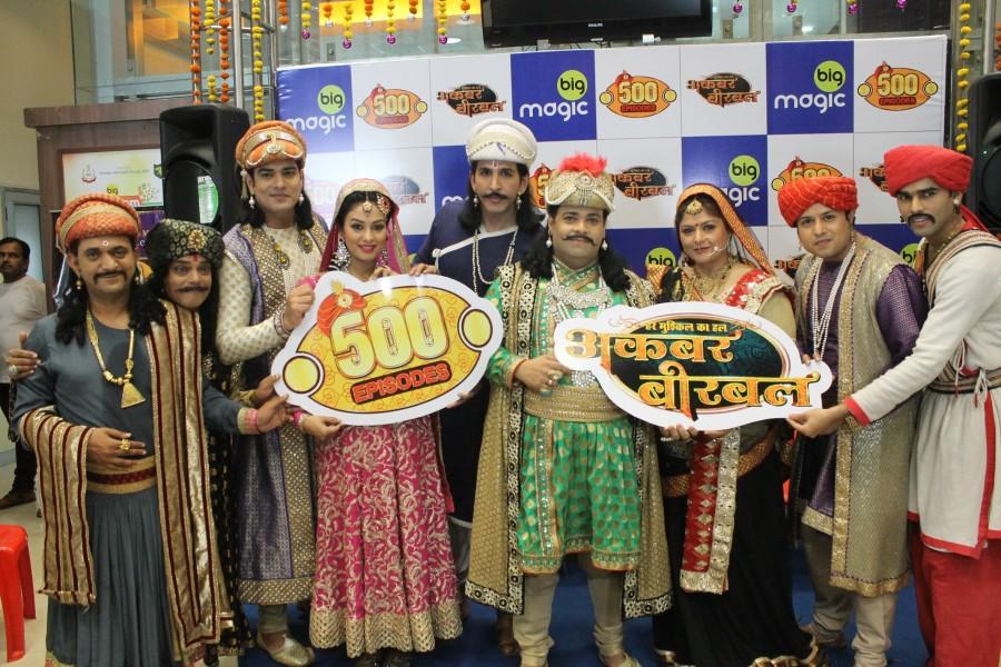 BIG Magic celebrated the milestone with the entire cast of Akbar-Birbal. Akbar-Birbal,Akbar,Birbal,Akbar Birbal Completes 500 Episodes,Akbar Birbal Completes Episodes,Har Mushkil Ka Hal Akbar Birbal,Kiku Sharda,Vishal Kotian,Kiku Sharda pics