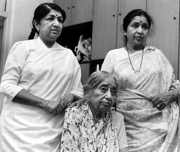 Twitter was flooded with birthday messages for the melody queen. The legendary singer and Bharat Ratna Lata Mangeshkar on September 23 appealed her fans and well-wishers to remember and donate for the brave Indian soldiers guarding our borders. Lata Mangeshkar birthday special,Lata Mangeshkar birthday,Happy birthday Lata Mangeshkar,Lata Mangeshkar rare pics,Lata Mangeshkar rare images,Lata Mangeshkar rare photos,Lata Mangeshkar rare pictures,Lata Mangeshkar unseen pics,Lata Mangeshkar unseen ima