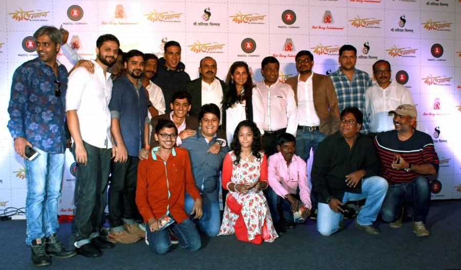 Bollywood actor Akshay Kumar and Dimple Kapadia with star cast during the music launch of Marathi film Kaul Manacha. Akshay Kumar,Dimple Kapadia,Akshay Kumar and Dimple Kapadia,Marathi film Kaul Manacha,Kaul Manacha,Kaul Manacha music,Kaul Manacha music launch,Kaul Manacha audio