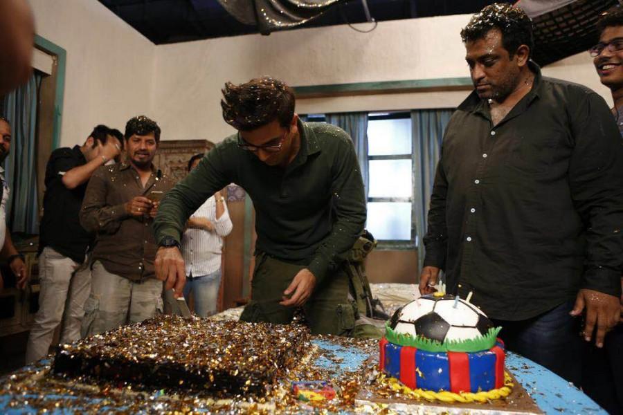 The team of Jagga Jasoos recently started shoot of their last schedule in Mumbai. It was celebration time on the sets as Ranbir Kapoor celebrated his birthday on the sets of his upcoming film in filmcity, Mumbai. Ranbir Kapoor,Ranbir Kapoor celebrates his 34th birthday,Ranbir Kapoor birthday celebrations,Ranbir Kapoor 34th birthday celebrations,Jagaa Jasoos,Ranbir Kapoor celebrates birthday on the sets of Jagaa Jasoos,bollywood movie Jagaa Jasoos,Ranbir Kapoor bir
