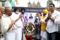 MS Bitta, Muniji Dr Lokesh, Mukesh Rishi, Yogesh Kumar, Shri Rajput, Harsh Joshi 18 army officers killed in Uri Jai Jawan Army Memorial came to pay homage to the Azad Maidan.