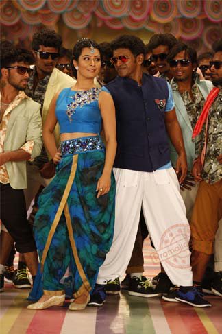 Doddmane Hudga is an upcoming Kannada movie co-written and directed by Duniya Soori and produced by M. Govindu under the Ajay Pictures banner. The film stars Puneeth Rajkumar and Radhika Pandit in the lead role, while Ambareesh, Sumalatha, Bharathi Vishnuvardhan, Srinivasa Murthy, Krishna, P. Ravi Shankar, Rangayana Raghu, Chikkanna, Avinash, Santosh and Udaya Raghav appear in the supporting role. Puneeth Rajkumar,Radhika Pandit,Puneeth Rajkumar and Radhika Pandit,Doddmane Hudga movie stills,Doddmane Hudga movie pics,Doddmane Hudga movie images,Doddmane Hudga movie photos,Doddmane Hudga movie pictures,Doddmane Hudga pics,Doddmane Hudga images,Doddm